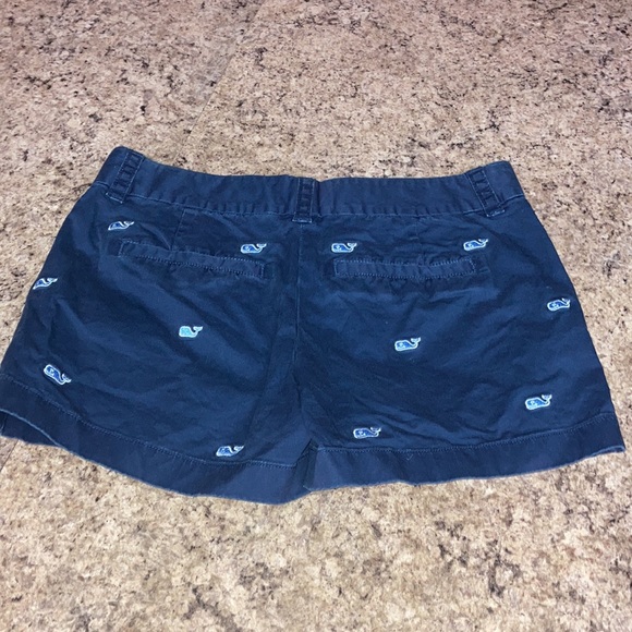 Vineyard Vines Shorts Size 00 - Picture 2 of 3
